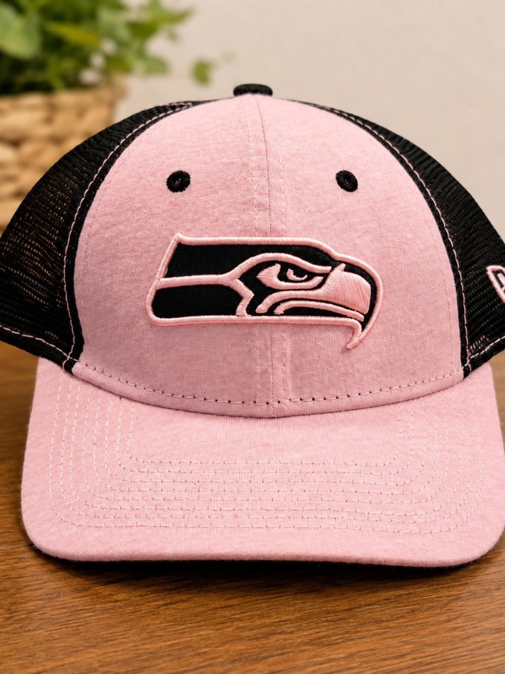 Seattle Seahawks New Era 9FORTY Women’s Pink Black Mesh Adjustable Hat NFL